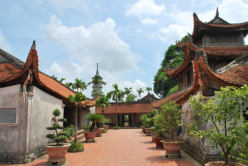 Chùa Bút Tháp Chùa Bút Tháp